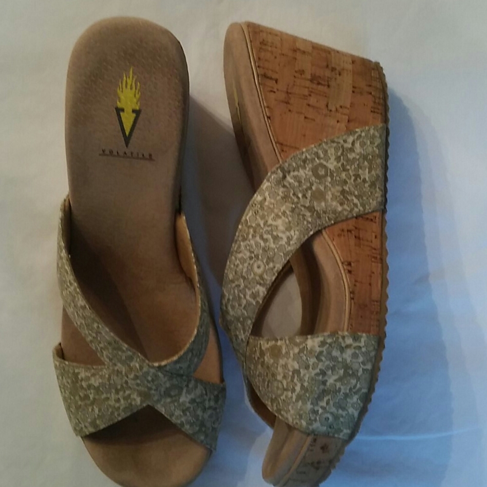 Shoes - Picture 2 of 4